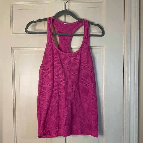 lululemon athletica Tops - Lululemon Tank Top Womens 10 Punch Valentine Swiftly Tech Racerback Scoop Neck